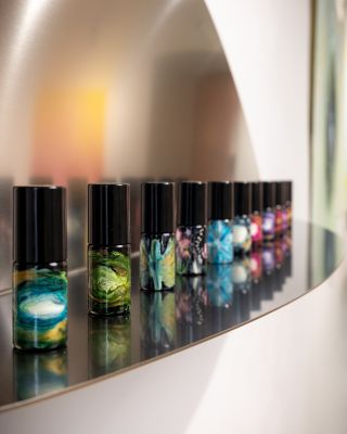 Drazí naši fanouškové dnes máme krásný chladivý portálový den 7.7.25 🩷 🙏 Nejenže Ivi bude míchat Osobní esence na míru...